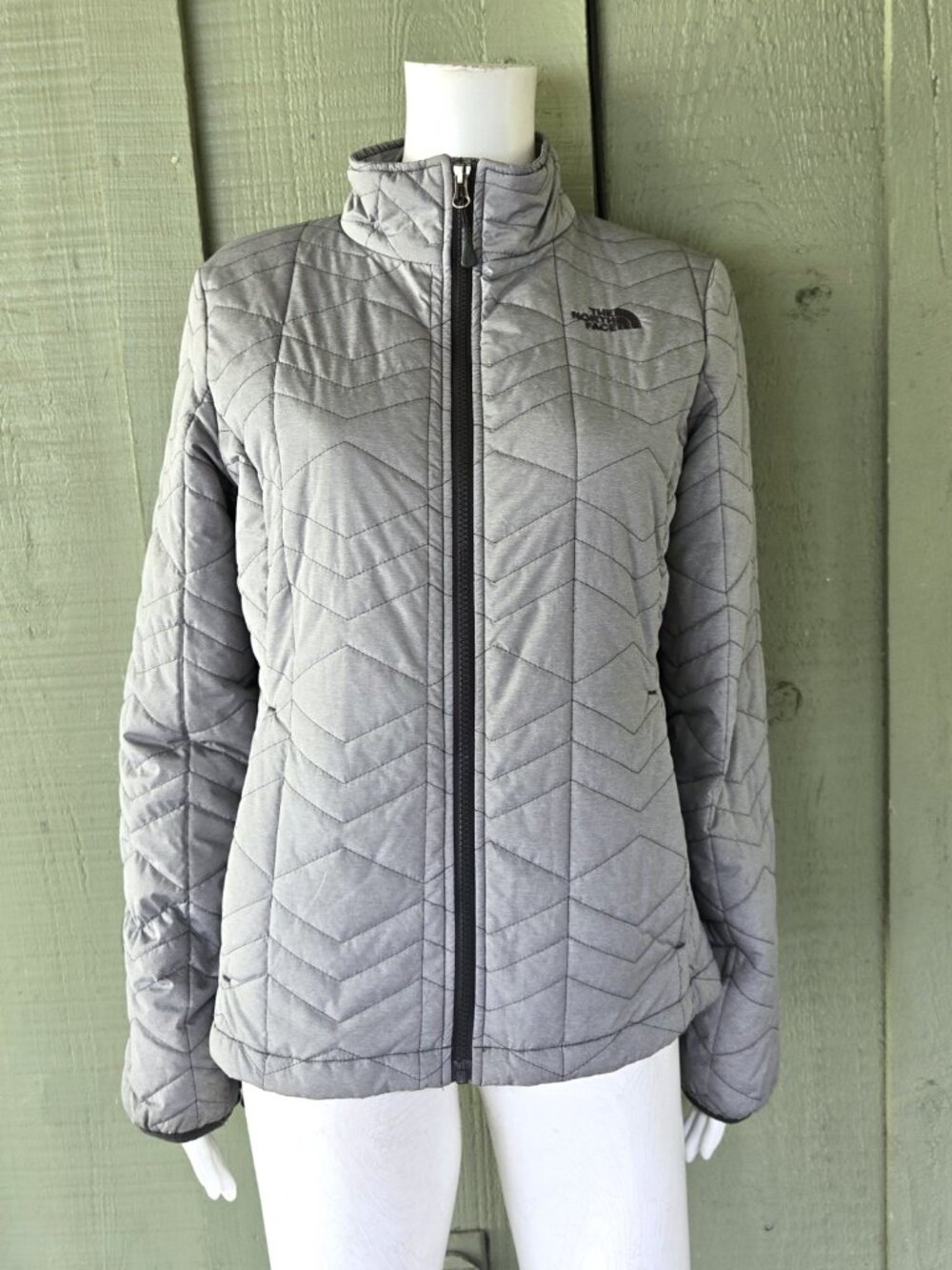 THE NORTH FACE Gray Bombay Jacket Medium Chevron Quilt